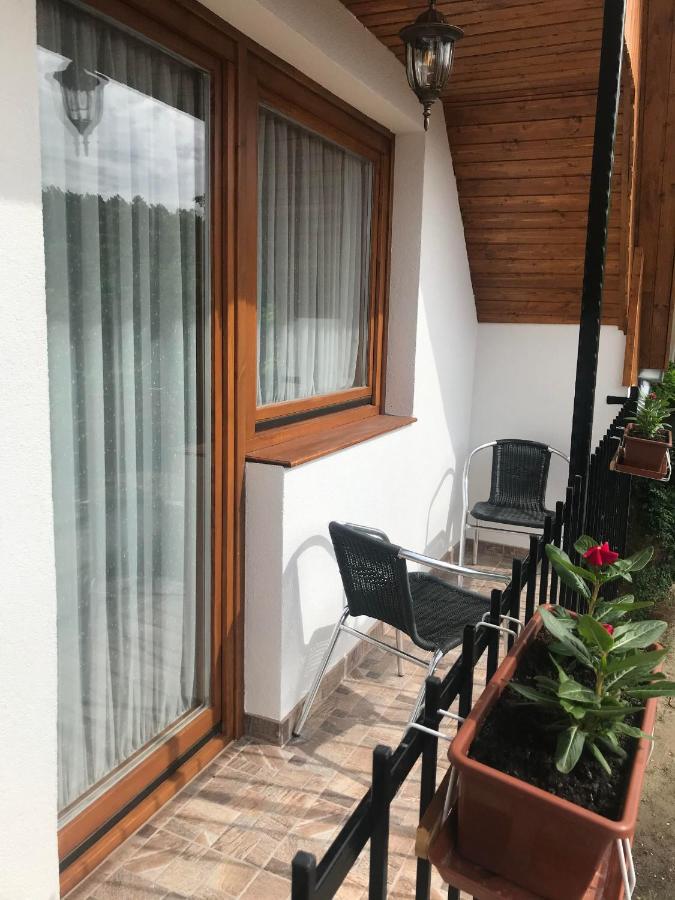 Berger Pince Es Vendeghaz Hotel Csaszartoltes Luaran gambar