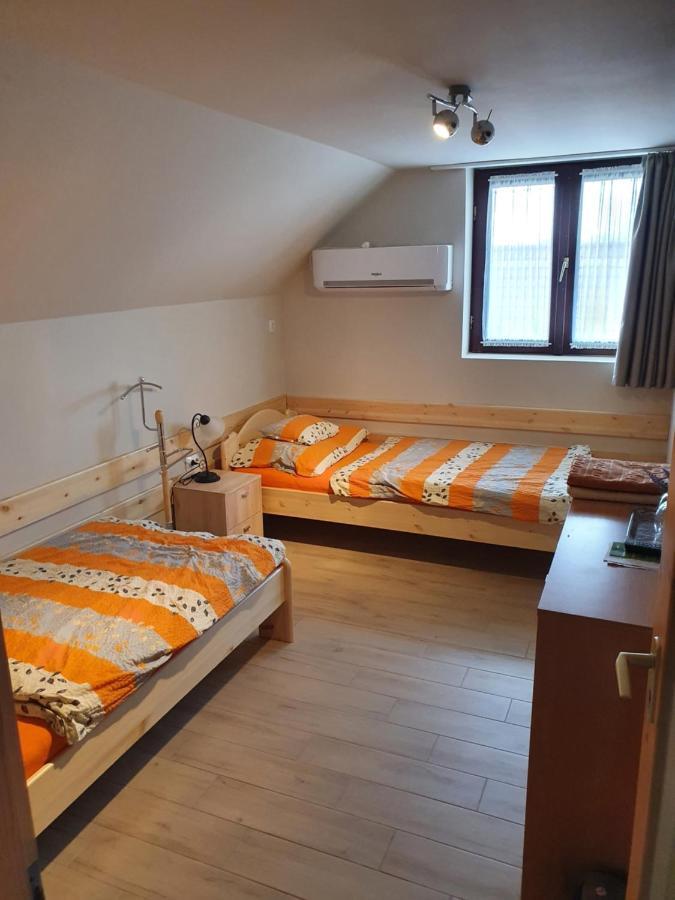 Berger Pince Es Vendeghaz Hotel Csaszartoltes Luaran gambar